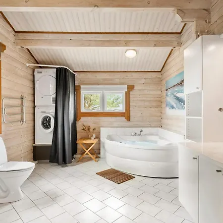 Beautiful In With Kitchen Feriehus